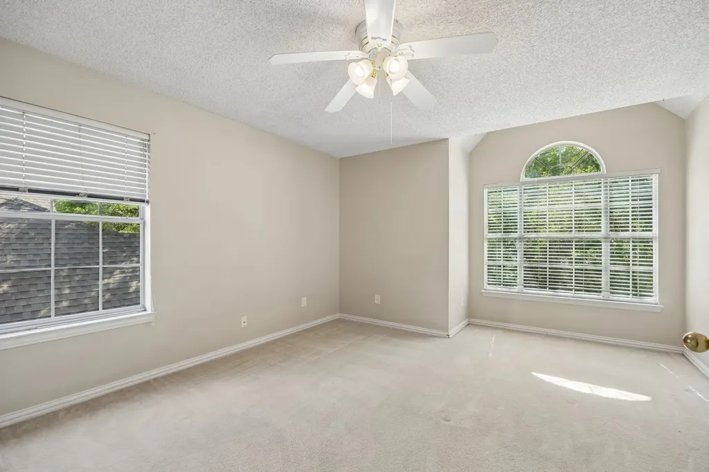 2623 Garden Ridge Lane Arlington TX 76006