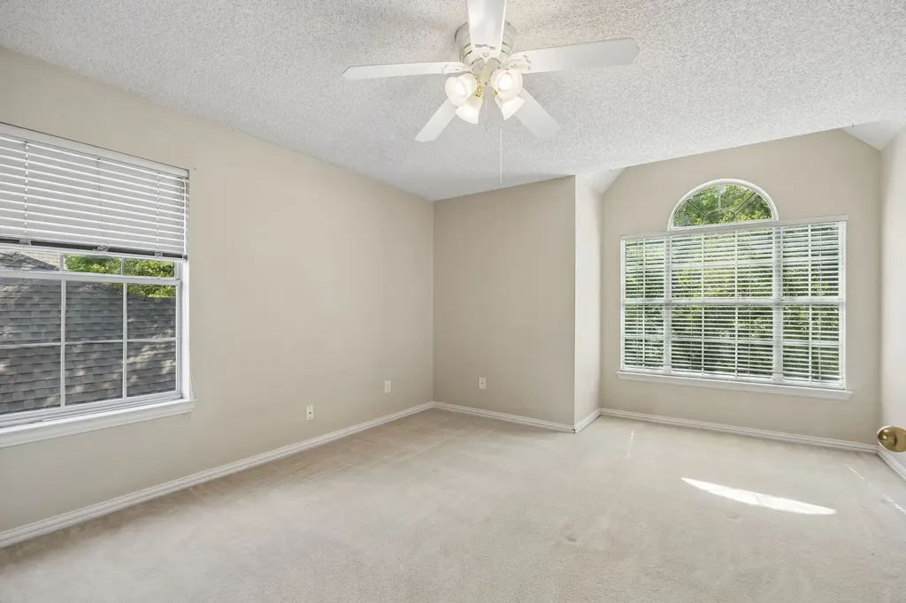 2623 Garden Ridge Lane Arlington TX 76006