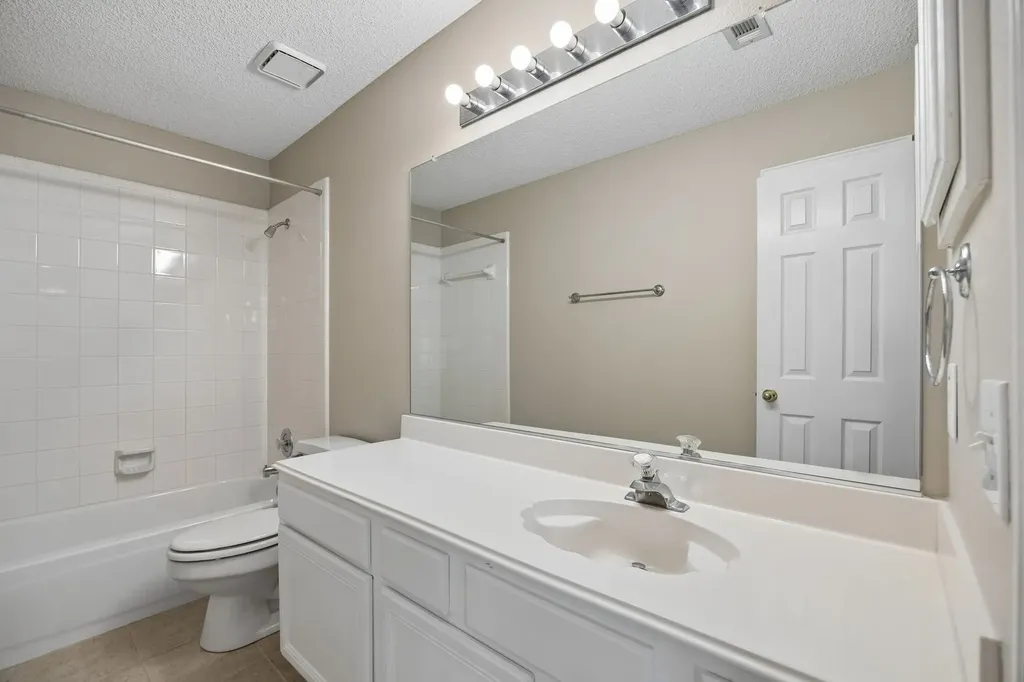 2623 Garden Ridge Lane Arlington TX 76006