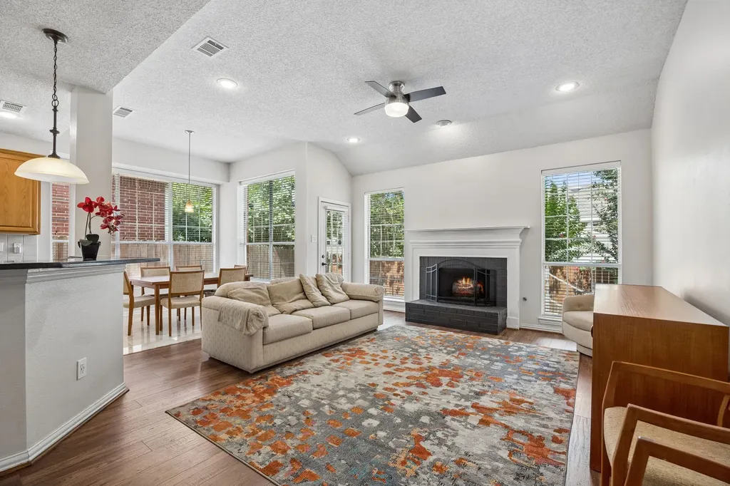 2623 Garden Ridge Lane Arlington TX 76006
