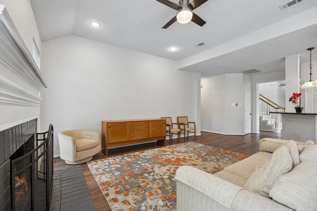 2623 Garden Ridge Lane Arlington TX 76006