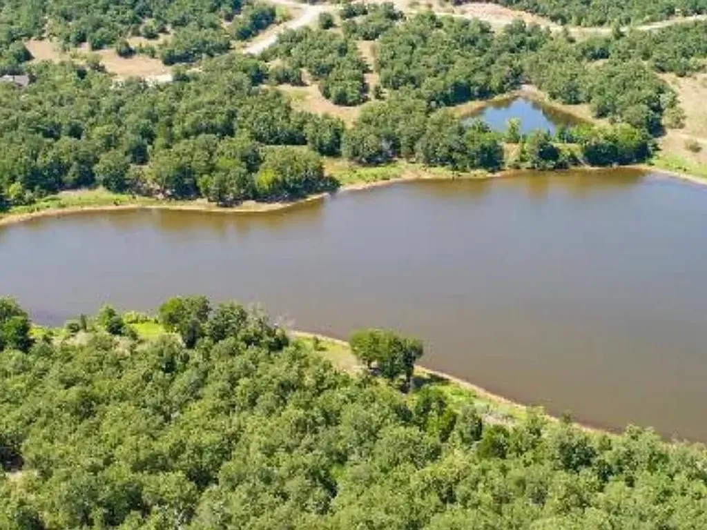 153 Post Oak Cove Sunset TX 76270