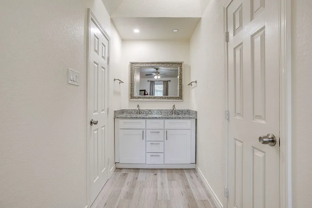 2135 Reverchon Drive Arlington TX 76017