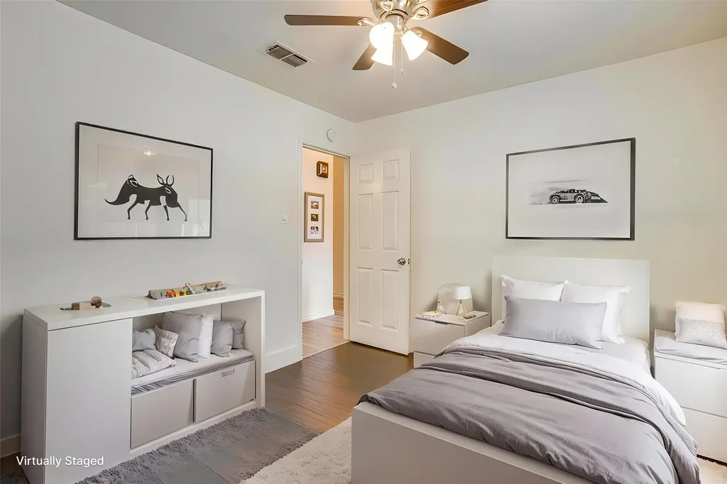 2135 Reverchon Drive Arlington TX 76017