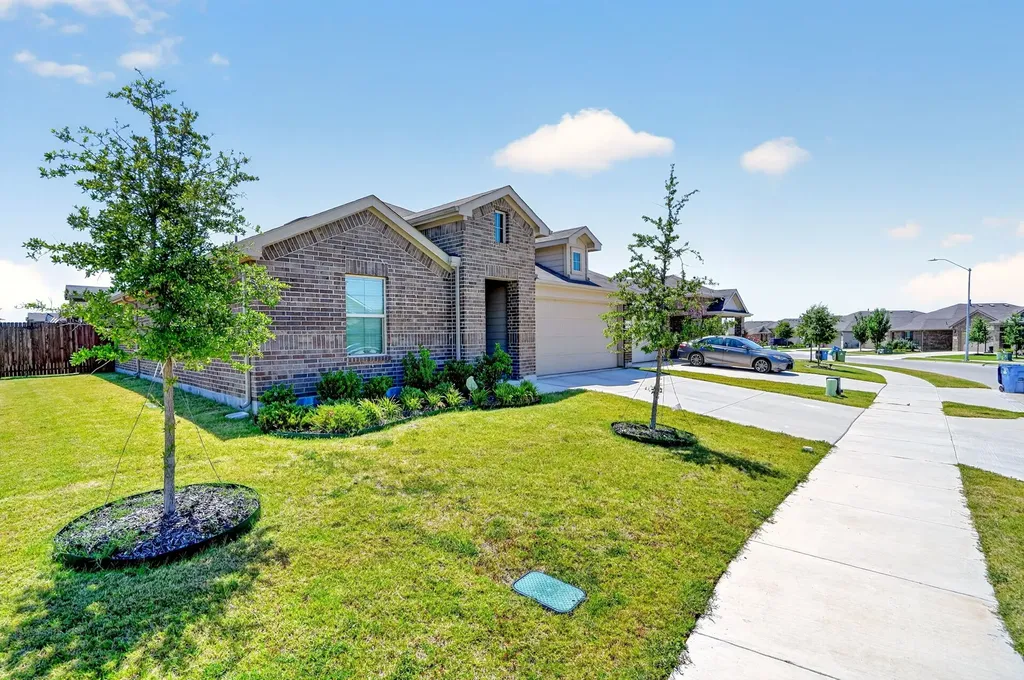 16648 Geskey Drive Justin TX 76247