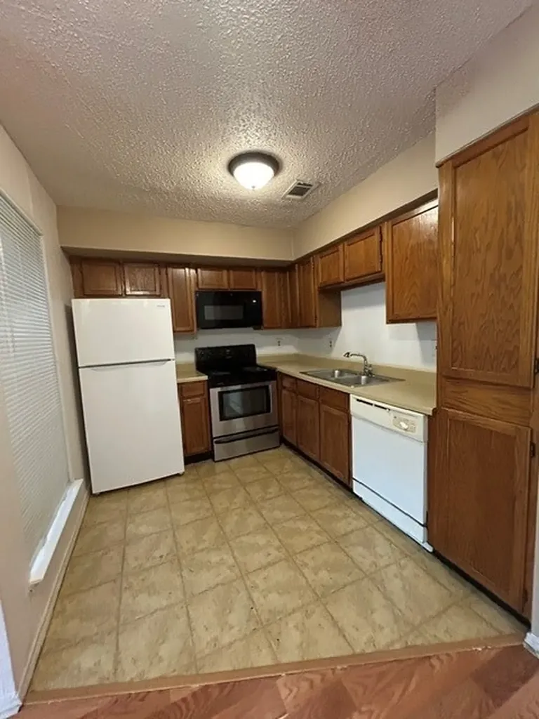 9839 Walnut Street Dallas TX 75243