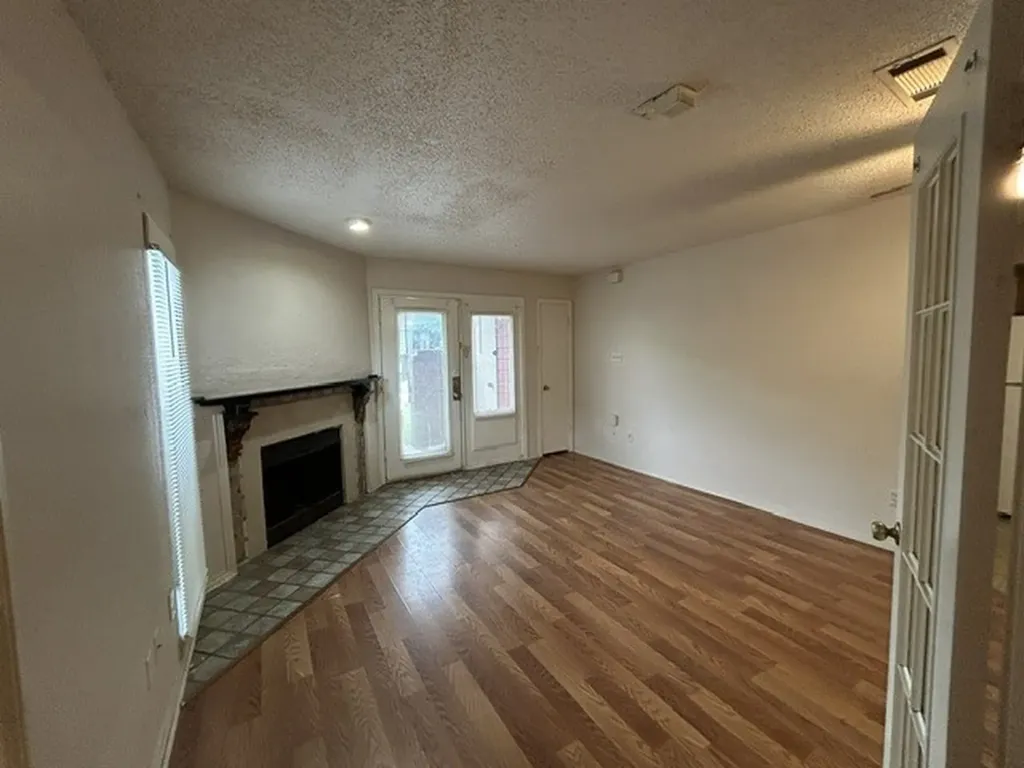 9839 Walnut Street Dallas TX 75243