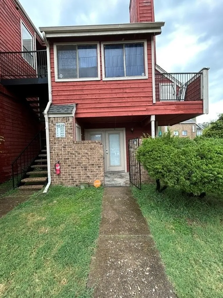 9839 Walnut Street Dallas TX 75243