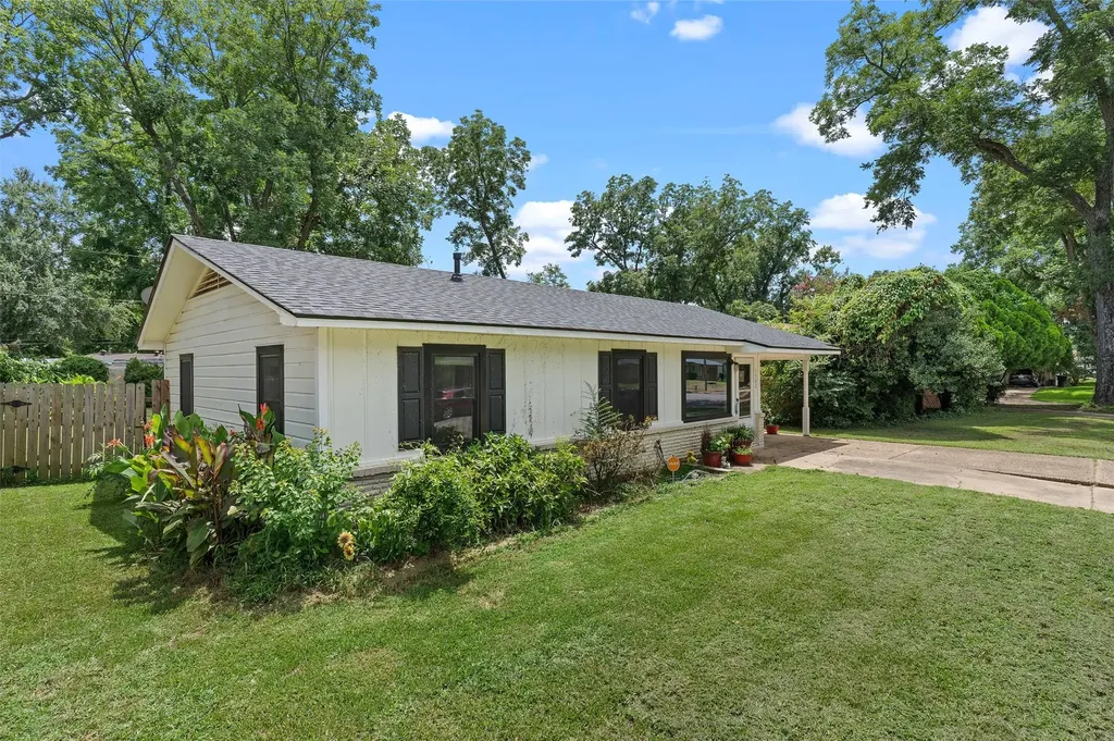 1702 Cline Street Bossier City LA 71112