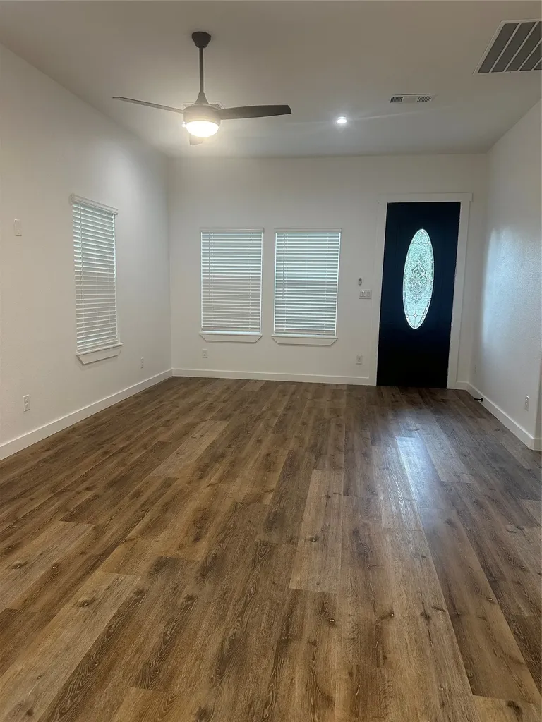 2715 Grafton Avenue Dallas TX 75211
