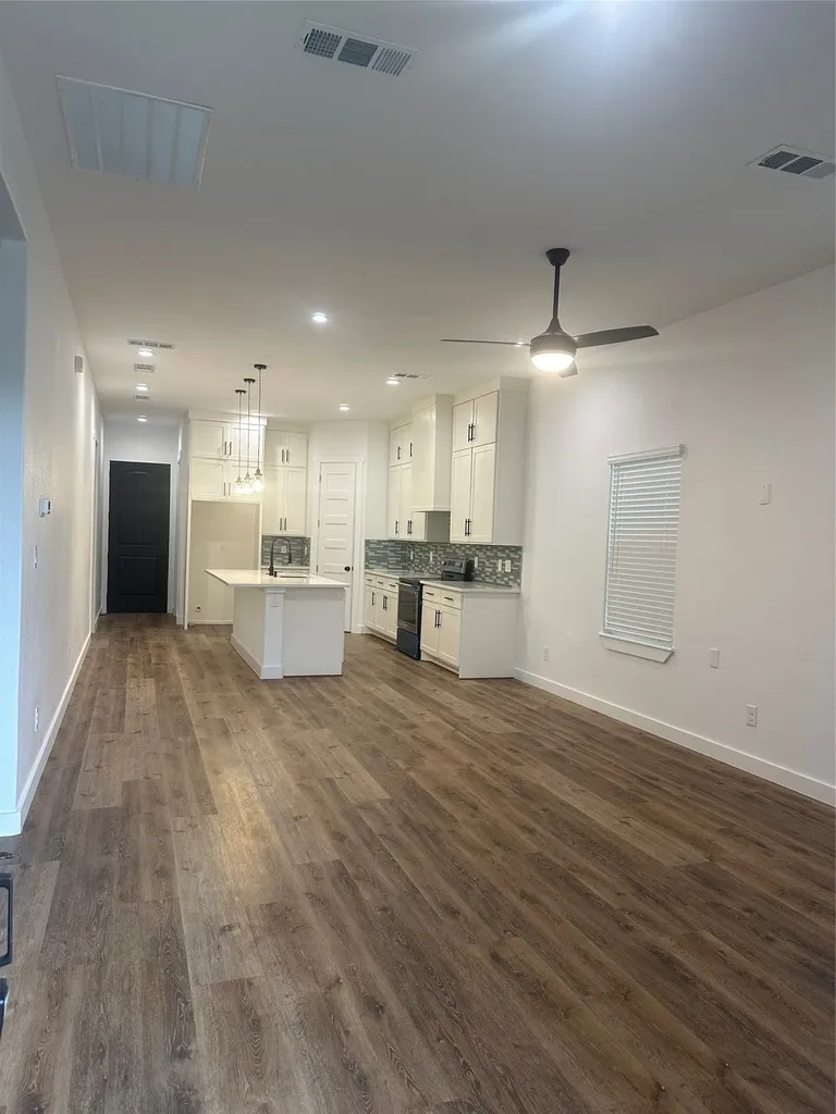 2715 Grafton Avenue Dallas TX 75211