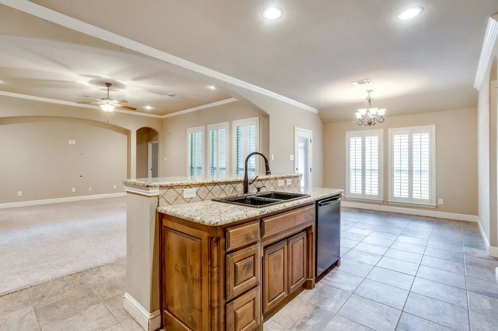 7412 Heights View Drive Benbrook TX 76126