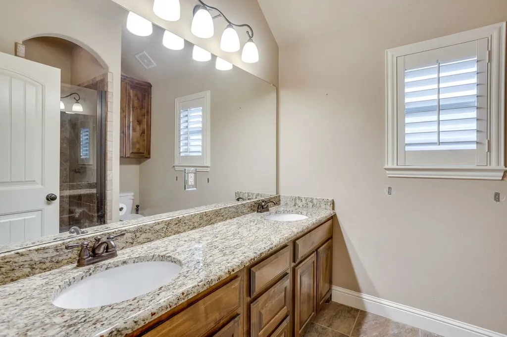 7412 Heights View Drive Benbrook TX 76126