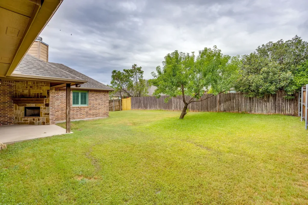 7412 Heights View Drive Benbrook TX 76126