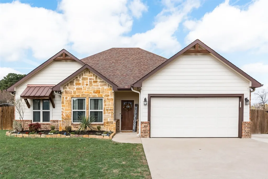120 Horseshoe Lake Drive Edgewood TX 75117