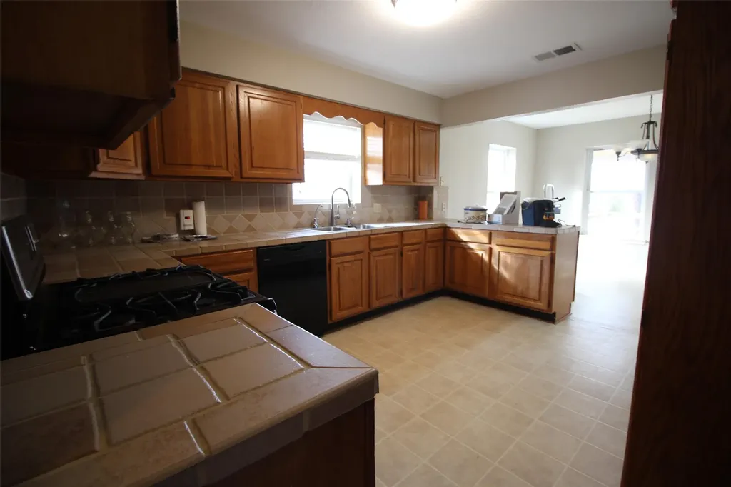 7731 Fm 857 Grand Saline TX 75140