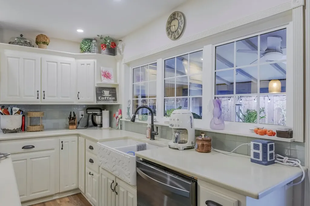 705 Bluebonnet Drive Grand Prairie TX 75052