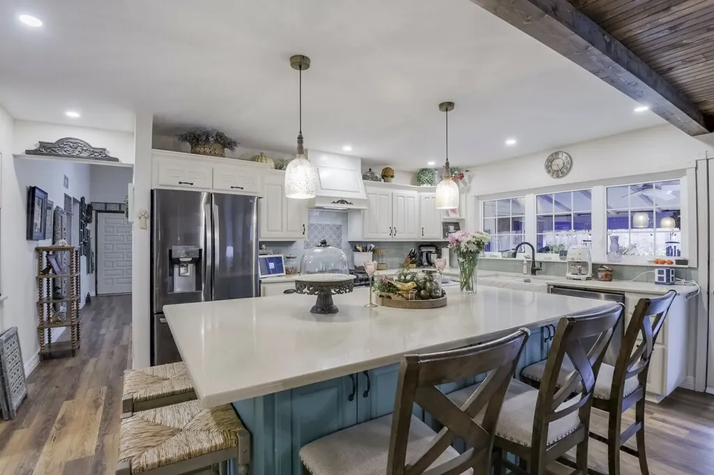 705 Bluebonnet Drive Grand Prairie TX 75052