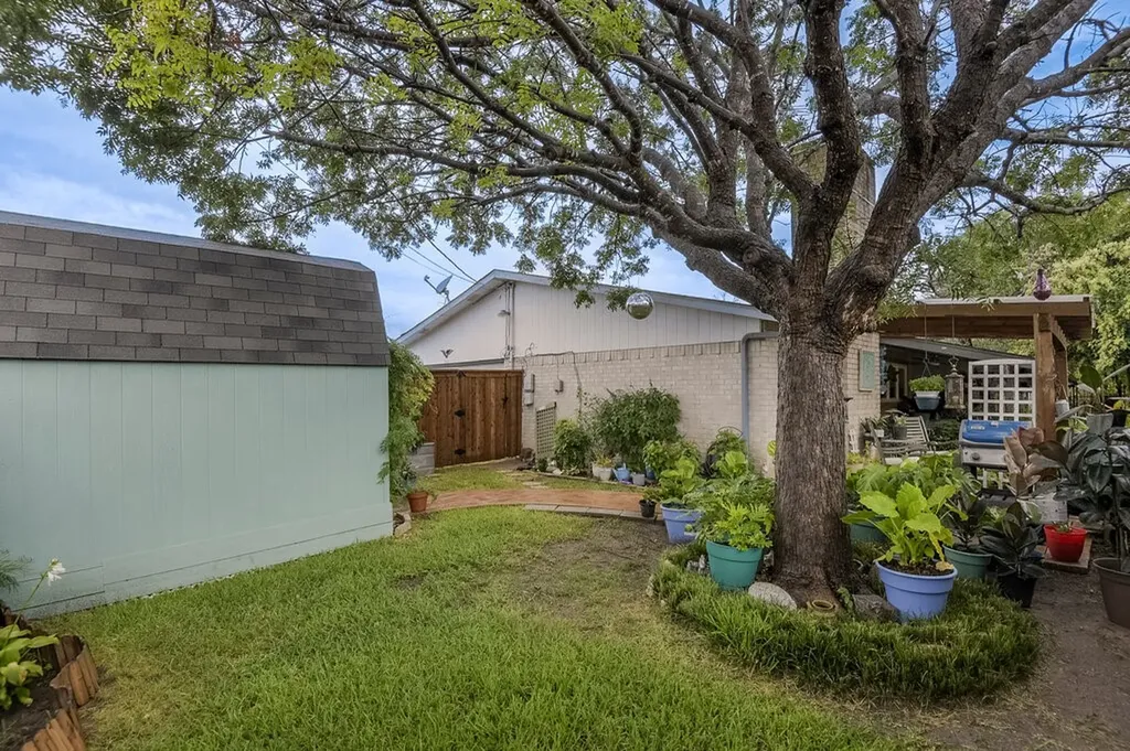 705 Bluebonnet Drive Grand Prairie TX 75052