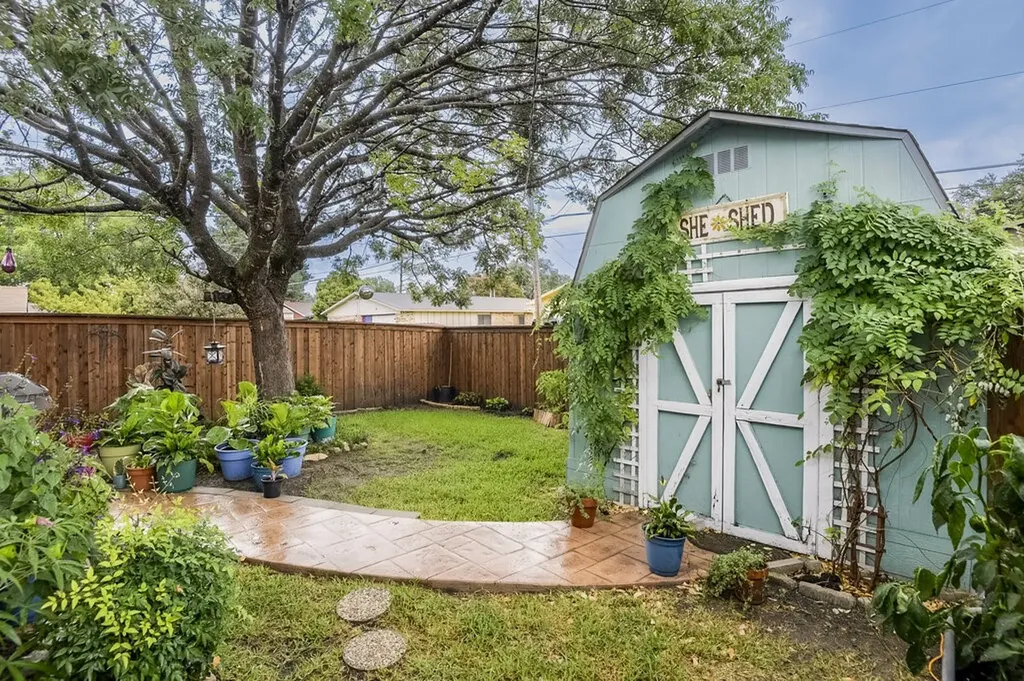 705 Bluebonnet Drive Grand Prairie TX 75052