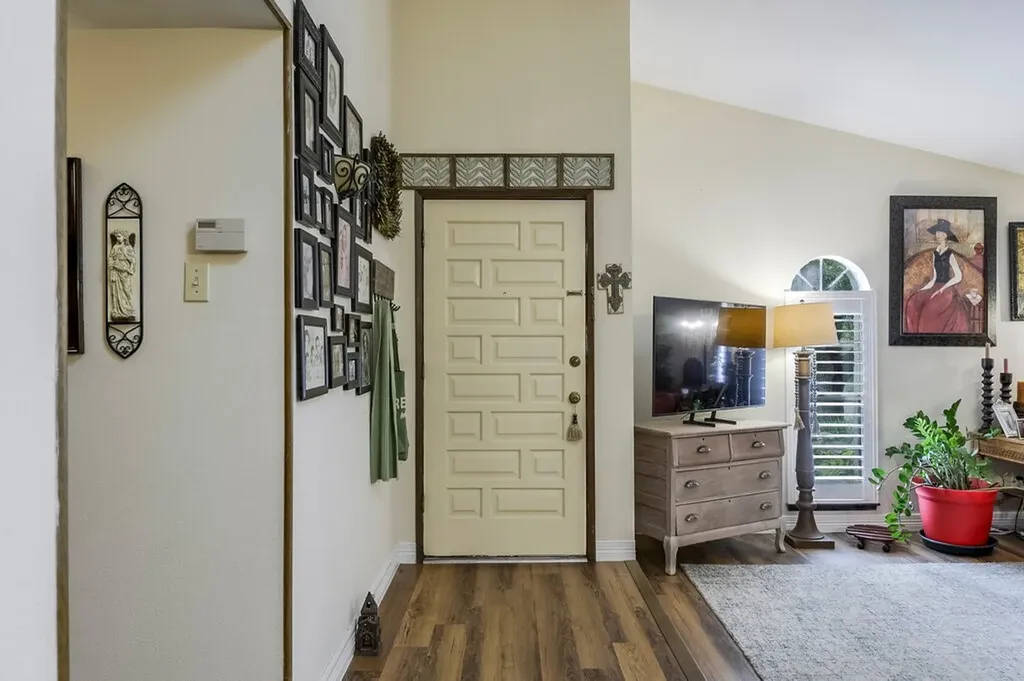 705 Bluebonnet Drive Grand Prairie TX 75052
