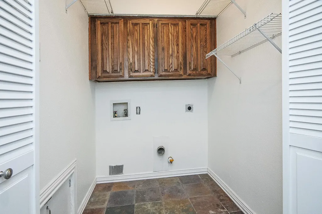 1912 Knob Hill Drive Plano TX 75023