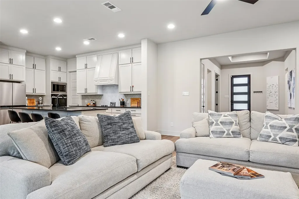 826 Townsman Court Midlothian TX 76065
