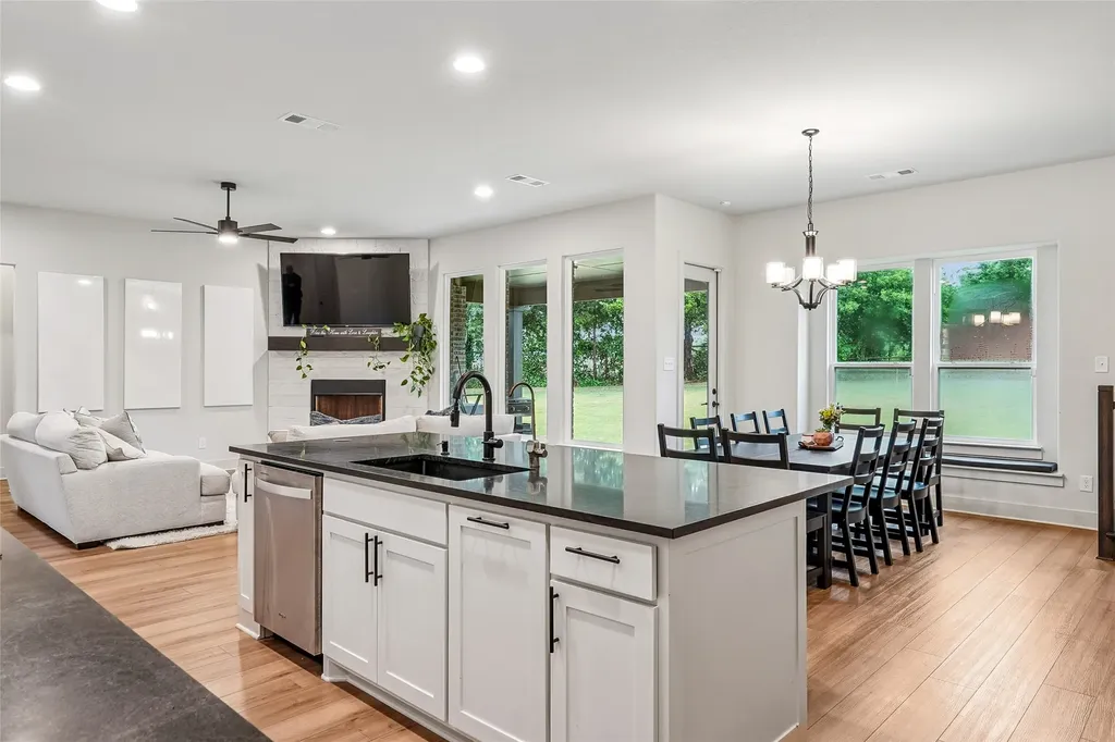 826 Townsman Court Midlothian TX 76065