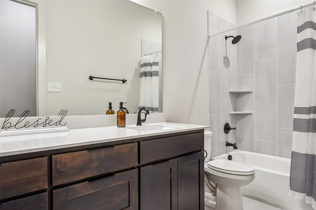 826 Townsman Court Midlothian TX 76065