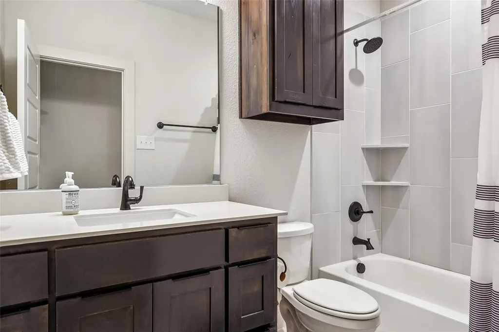 826 Townsman Court Midlothian TX 76065