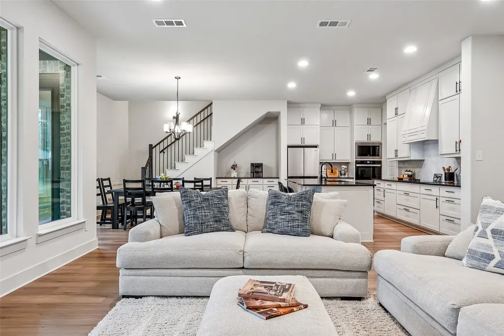 826 Townsman Court Midlothian TX 76065