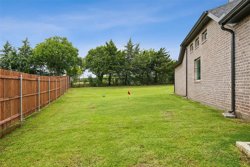 826 Townsman Court Midlothian TX 76065