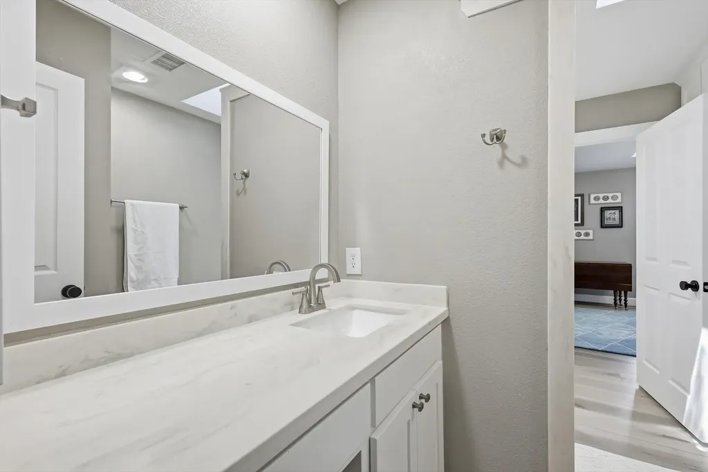 5706 Trail Lake Drive Arlington TX 76016