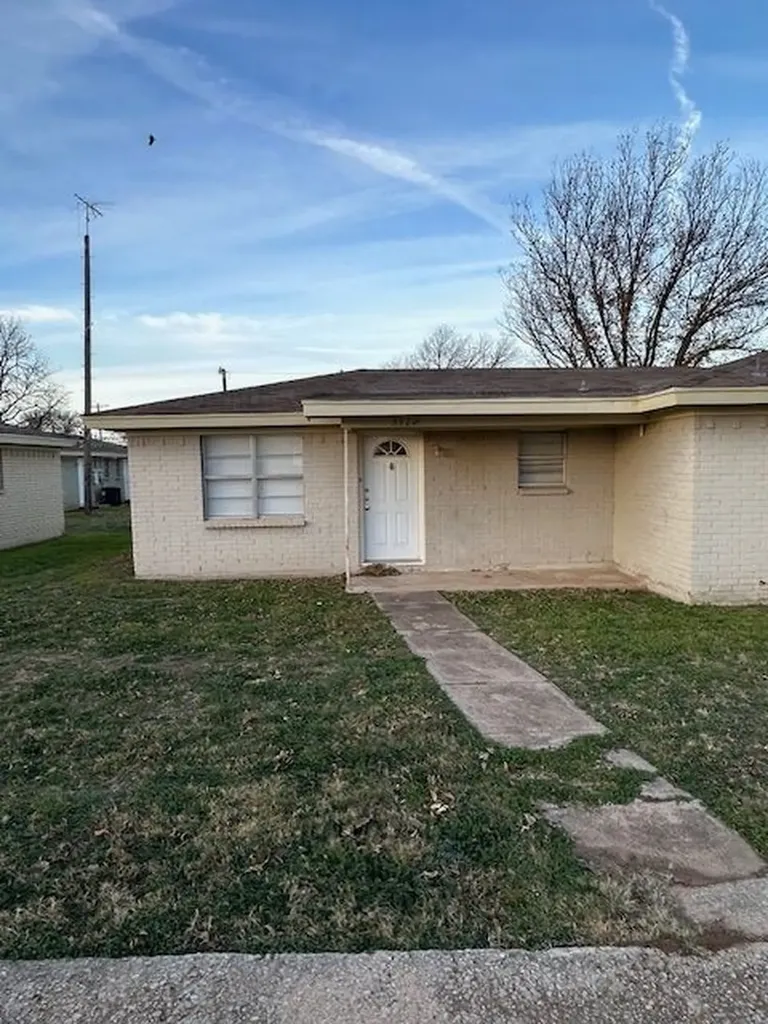 332 Waters Street Moran TX 76464