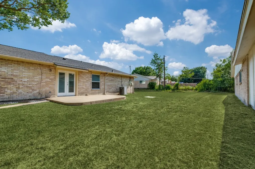 1149 Meadow Creek Court Lancaster TX 75146