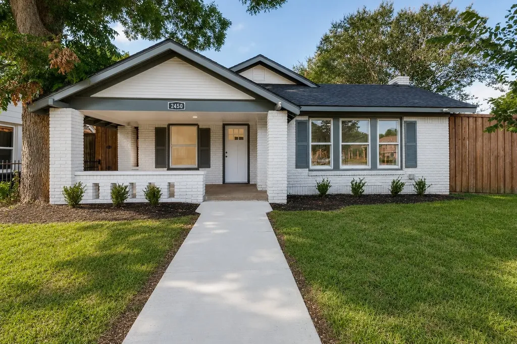 2450 Emmett Street Dallas TX 75211