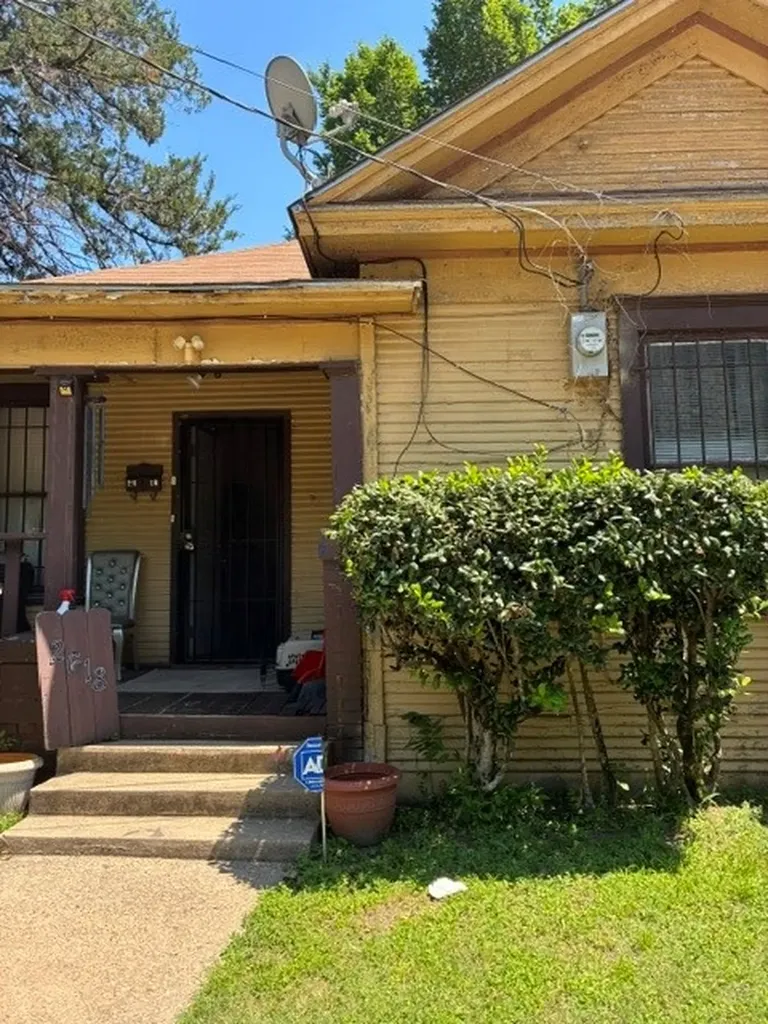 2618 Pine Street Dallas TX 75215