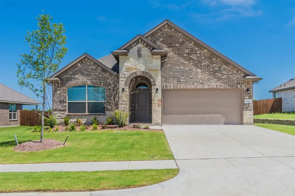 1343 Fox Hollow Road Krum TX 76249
