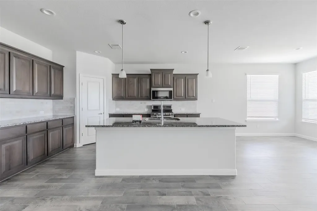 1343 Fox Hollow Road Krum TX 76249