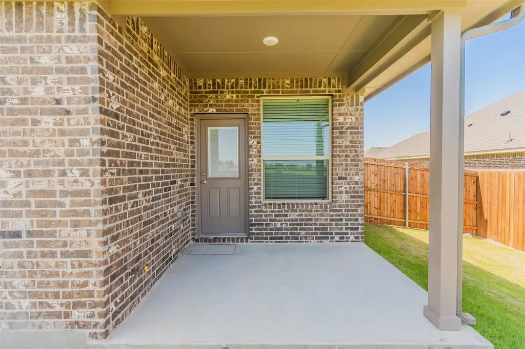 1343 Fox Hollow Road Krum TX 76249