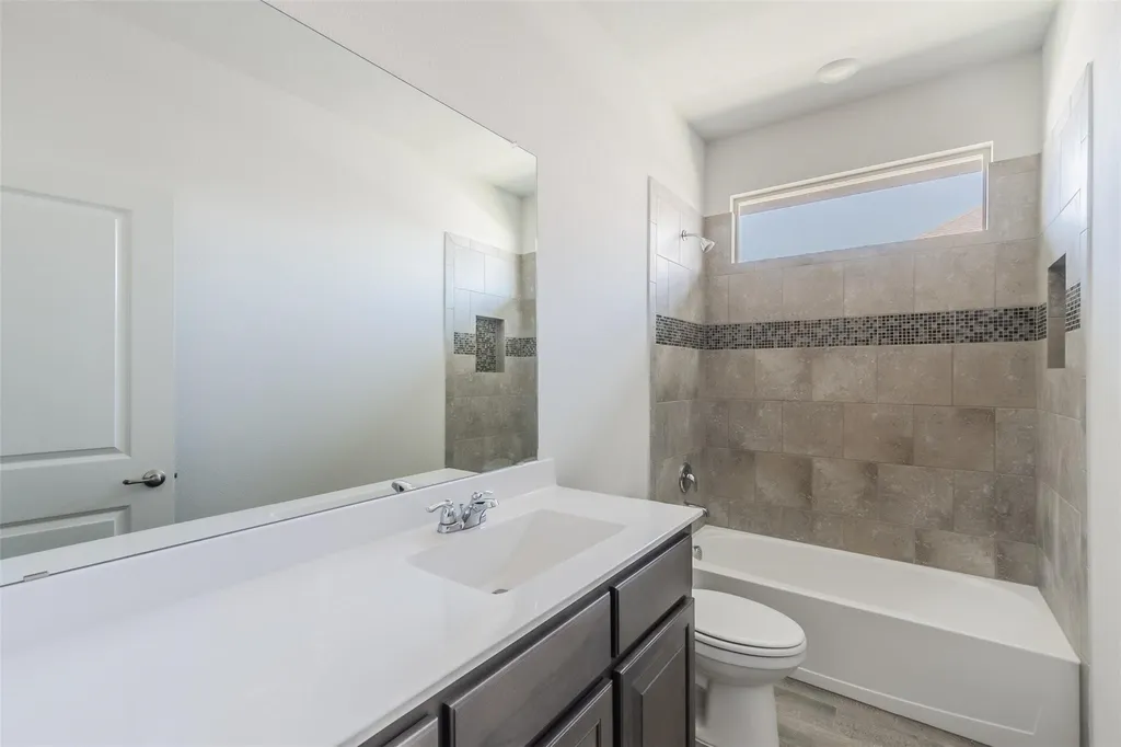 1343 Fox Hollow Road Krum TX 76249