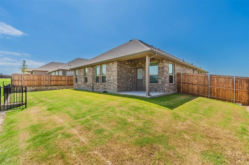 1343 Fox Hollow Road Krum TX 76249