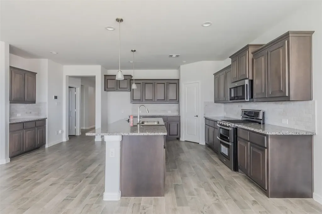 1343 Fox Hollow Road Krum TX 76249