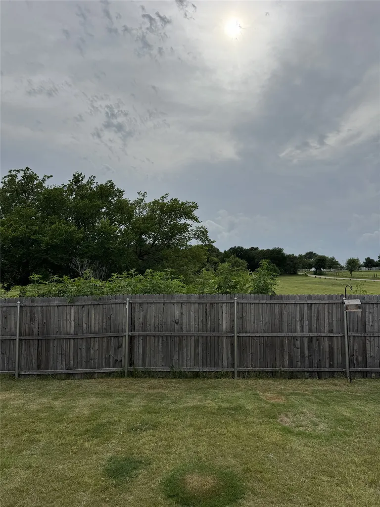 1105 Ledgestone Drive Cleburne TX 76031
