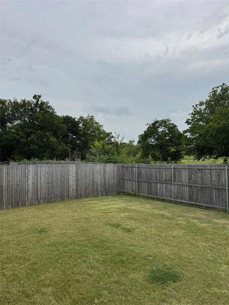 1105 Ledgestone Drive Cleburne TX 76031