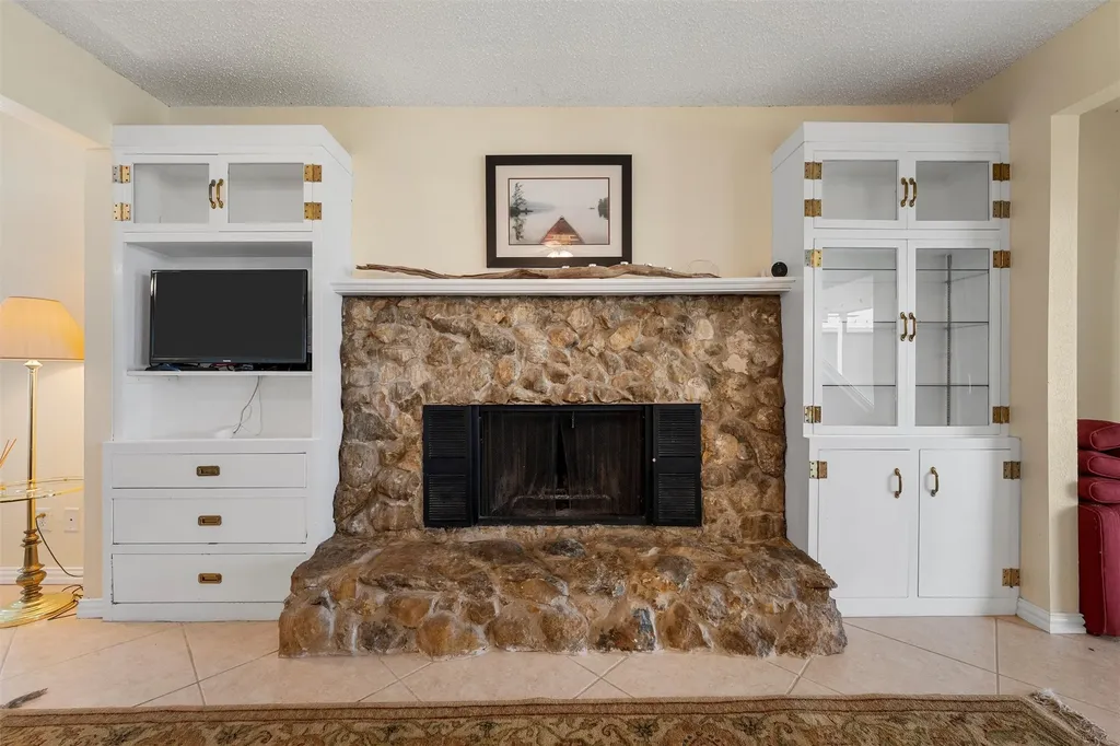 187 Cr 1766 Clifton TX 76634