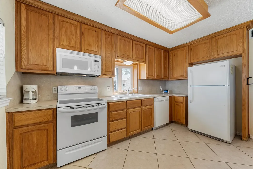 187 Cr 1766 Clifton TX 76634