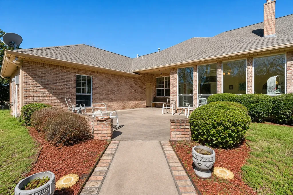 1917 Elmwood Avenue Corsicana TX 75110