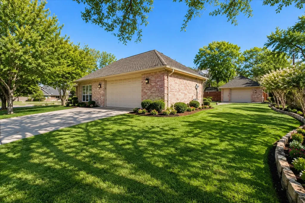 1917 Elmwood Avenue Corsicana TX 75110