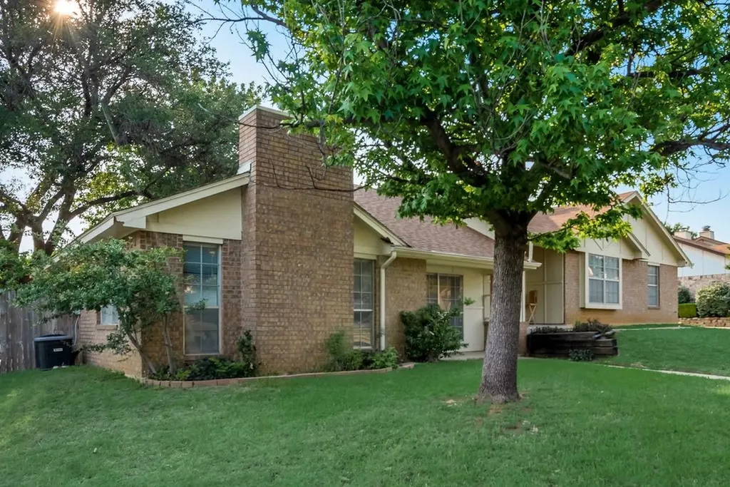 2925 Kathleen Lane Euless TX 76039